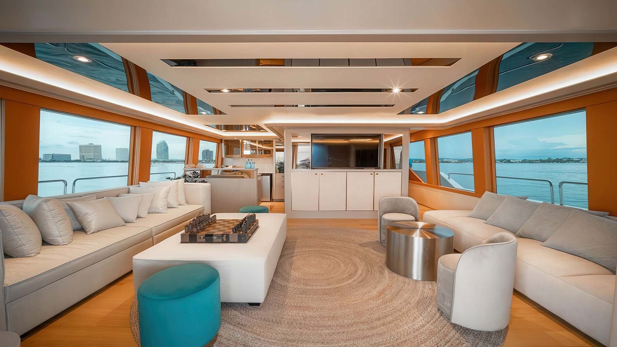 Аренда мега яхты Sea Bear Westport 130 на Пхукете